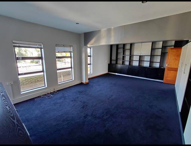 277M² OFFICE TO LET IN CARLSWALD